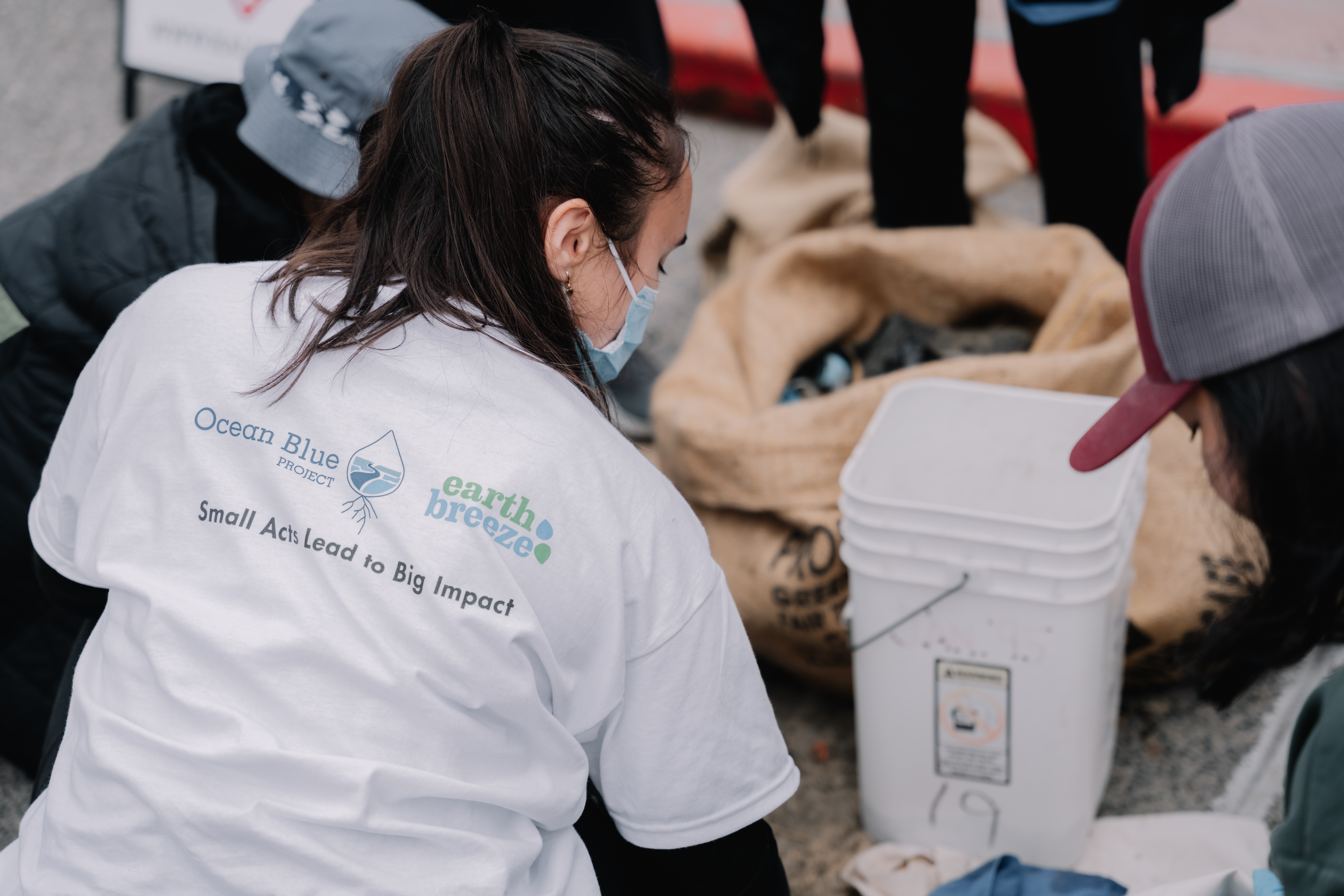 Ocean Blue Project Volunteers Sorting Debris
