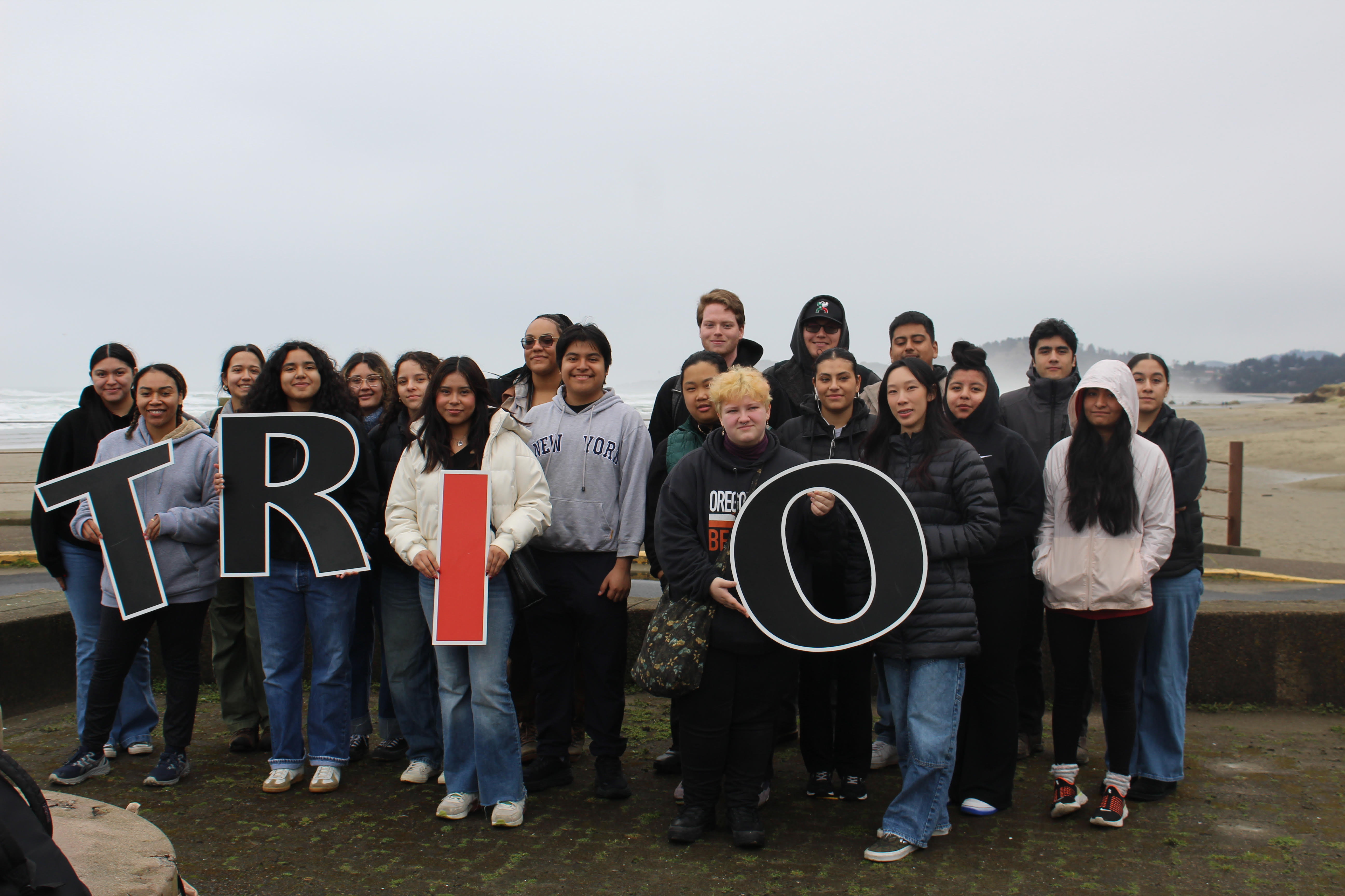 trio-beach-cleanup-ocean-blue-projoct-oregon.jpg
